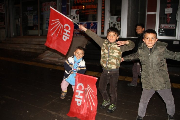 Ardahan'da CHP'li Faruk Demir Kazandı