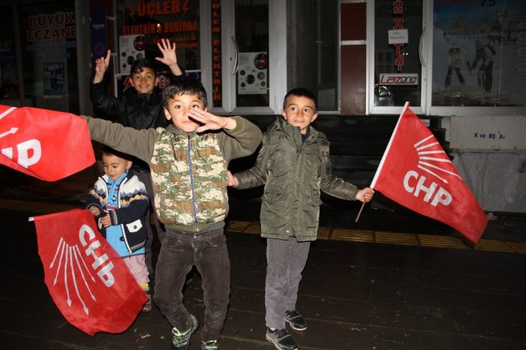 Ardahan'da CHP'li Faruk Demir Kazandı