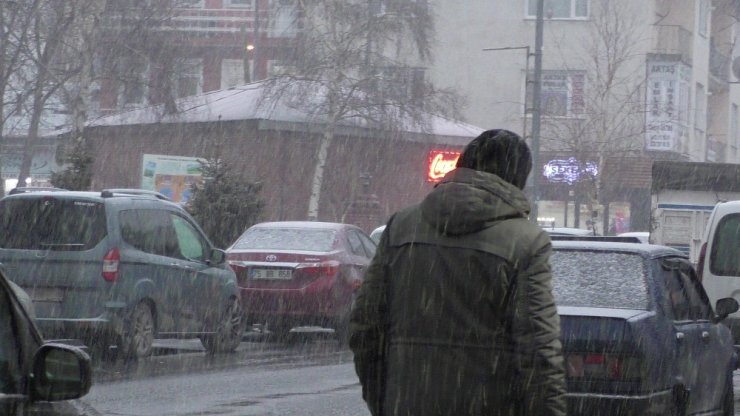 Ardahan’a Lapa Lapa Kar Yağıyor