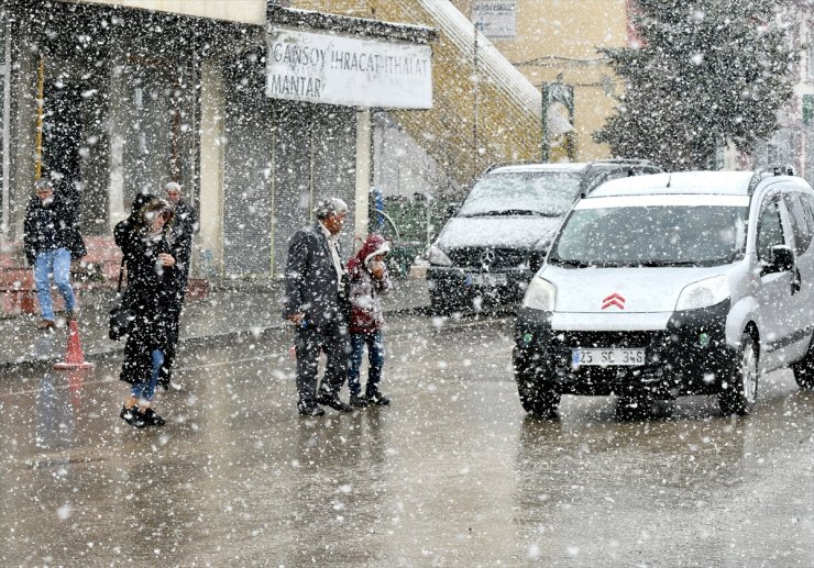 Kars ve Ardahan'da Kar Yağışı
