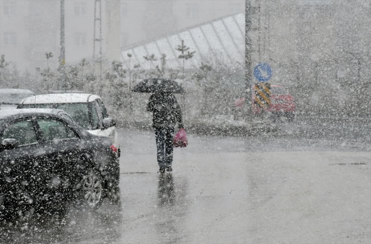 Kars ve Ardahan'da Kar Yağışı