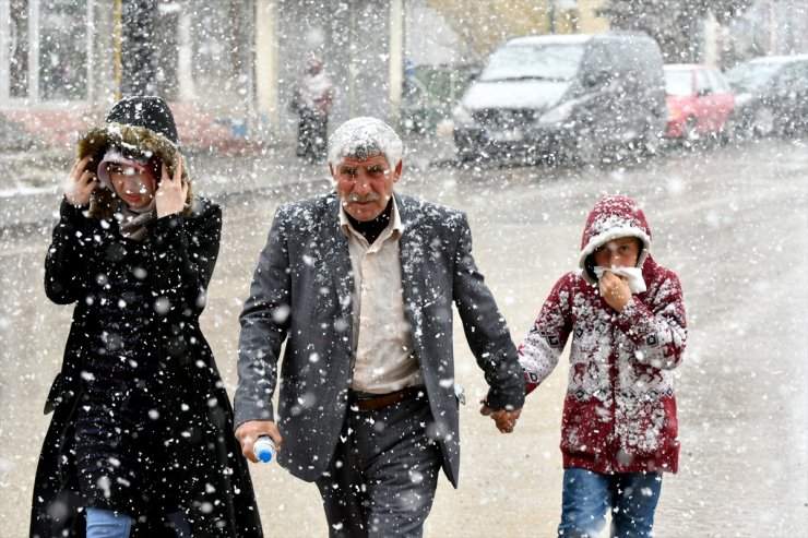 Kars ve Ardahan'da Kar Yağışı