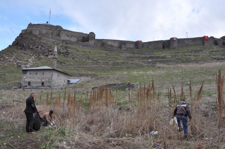 Kars Belediyesi’nden Bahar Temizliği