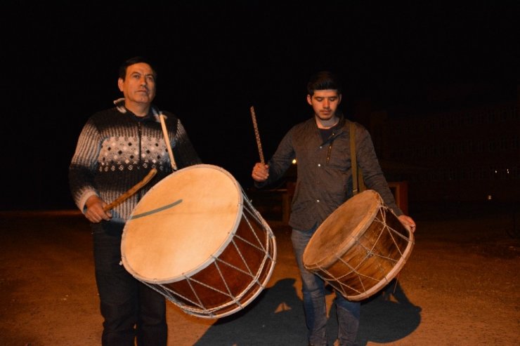 Davulcu 'Baba ile Oğul'un Sahur Mesaisi