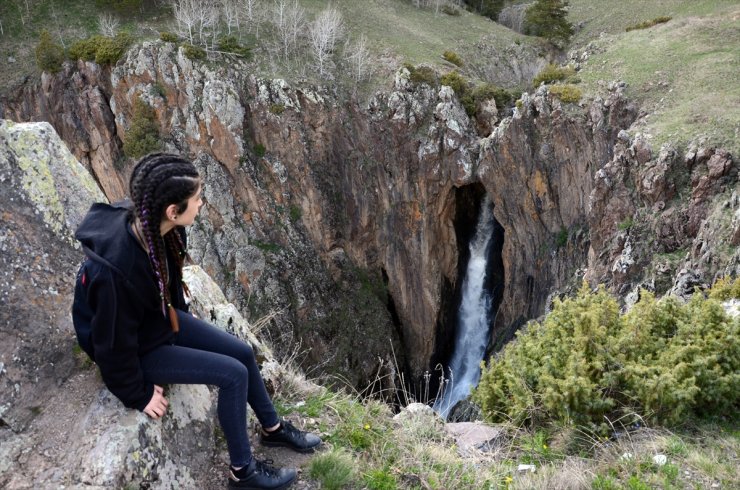 Sarıkamış’ta 'Kış ile Bahar' Bir Arada