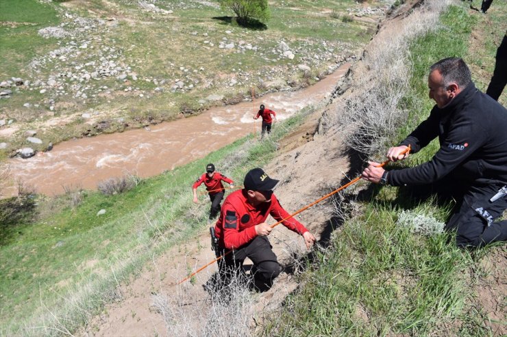 Aramalar ‘Dere Kenarı’nda Yoğunlaştı