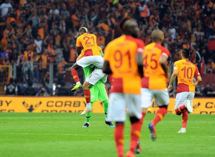 Galatasaray Şampiyonluğu İlan Etti