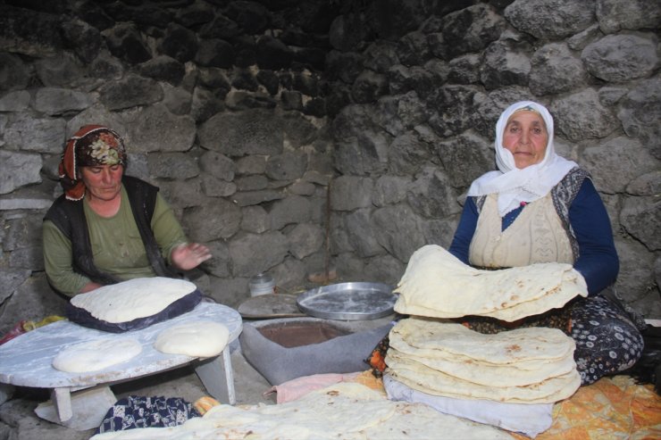 Kuyucuklu Kadınların 'Tandır' Mesaisi