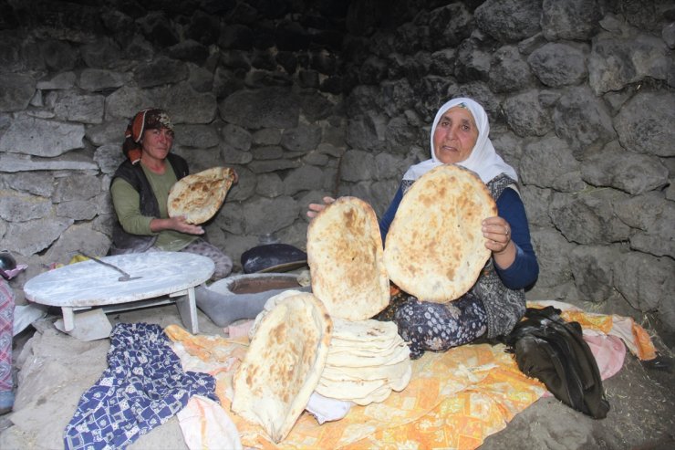 Kuyucuklu Kadınların 'Tandır' Mesaisi