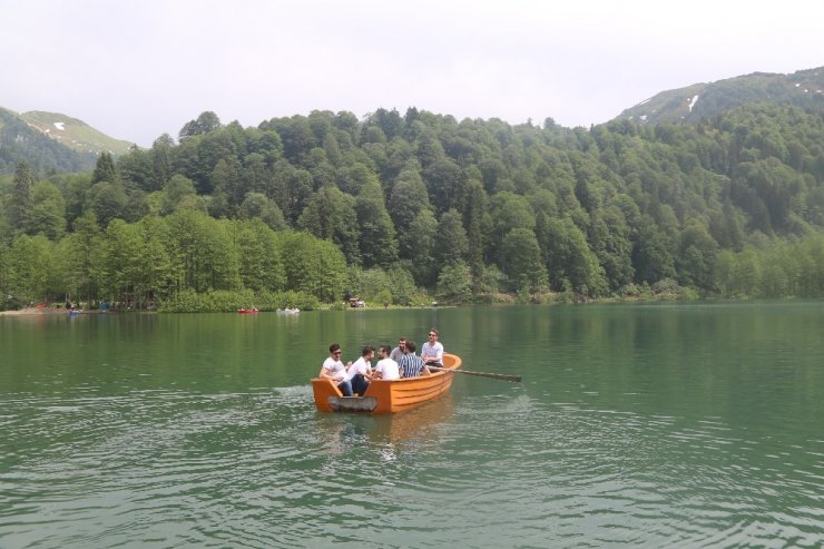 Bayramda Borçka Karagöl’e 32 Bin Ziyaretçi