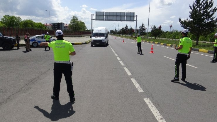 Polis ve Jandarma'dan Trafik Uygulaması
