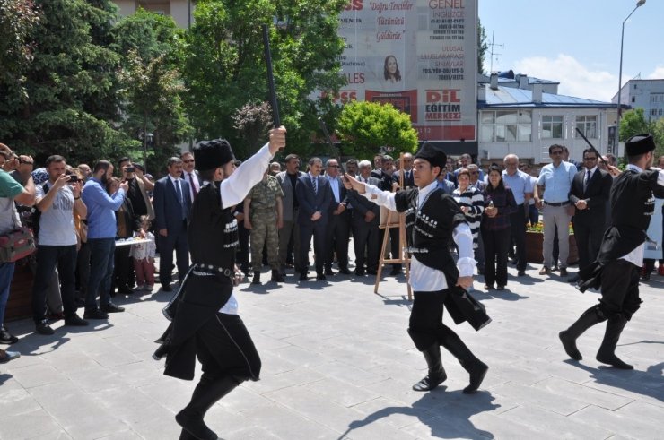 Kars’ta 'Öğrenme Şenlikleri' Sergisi