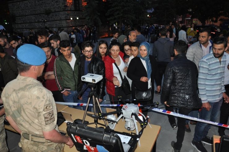 Jandarma’nın ‘Tanıtım Standı’a Yoğun İlgi