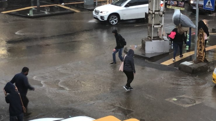 Kars’ta Sağanak Yağmur Etkili Oldu