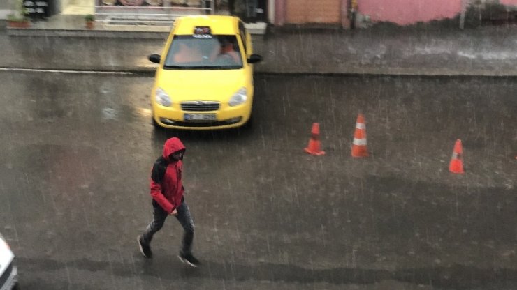 Kars’ta Sağanak Yağmur Etkili Oldu
