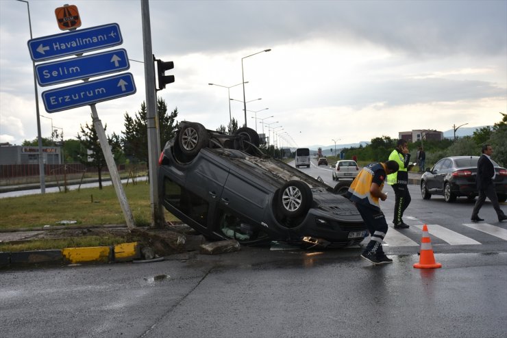 Kamyonetle Otomobil Çarpıştı: 1 Yaralı