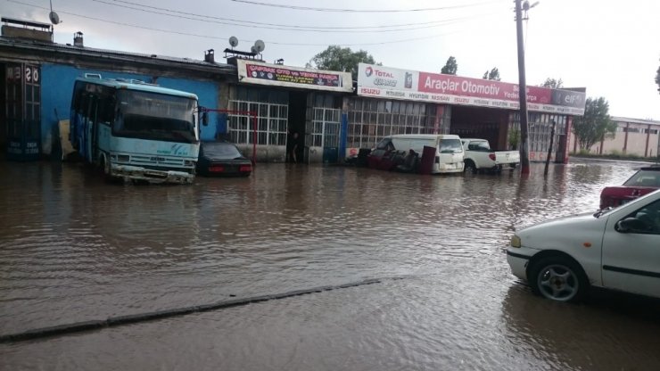 Küçük Sanayi ve OSB Sular Altında Kaldı