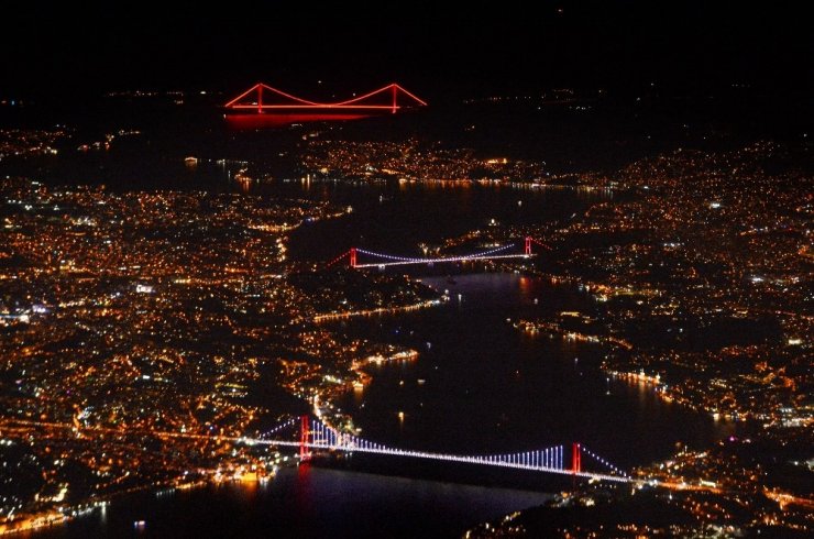 İstanbul'da Gece ve Köprüler