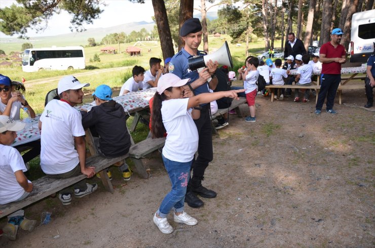 Çocuklar Polis Amcalarıyla Fidan Şenliğinde Buluştu