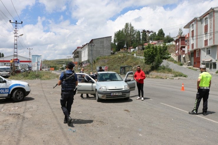 Kars’ta Polis Uygulaması