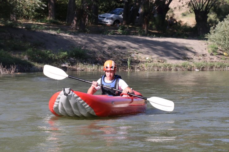 Binali Yıldırım Erzincan'da Rafting Yaptı