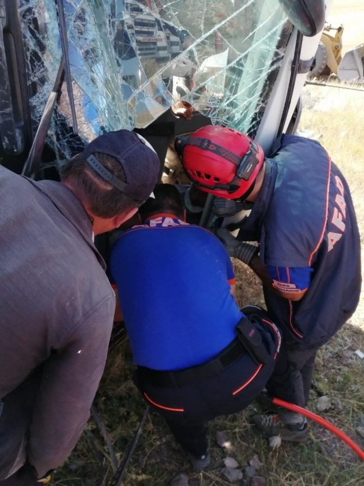 Kars’ta Beton Mikseri Devrildi: 1 Yaralı