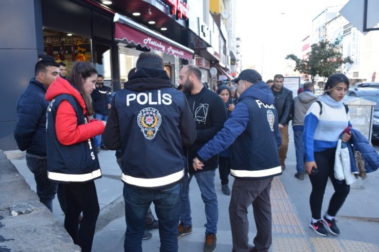 Polis 'Huzur ve Trafik Uygulaması' Yaptı