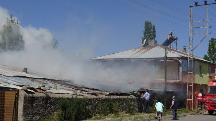 Kars’ta Korkutan Yangın