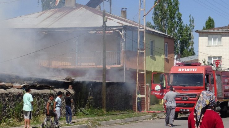 Kars’ta Korkutan Yangın