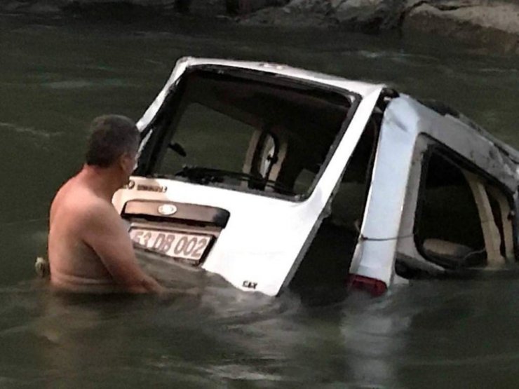 Otomobil Çoruh Nehri’ne Uçtu: 1 Ölü