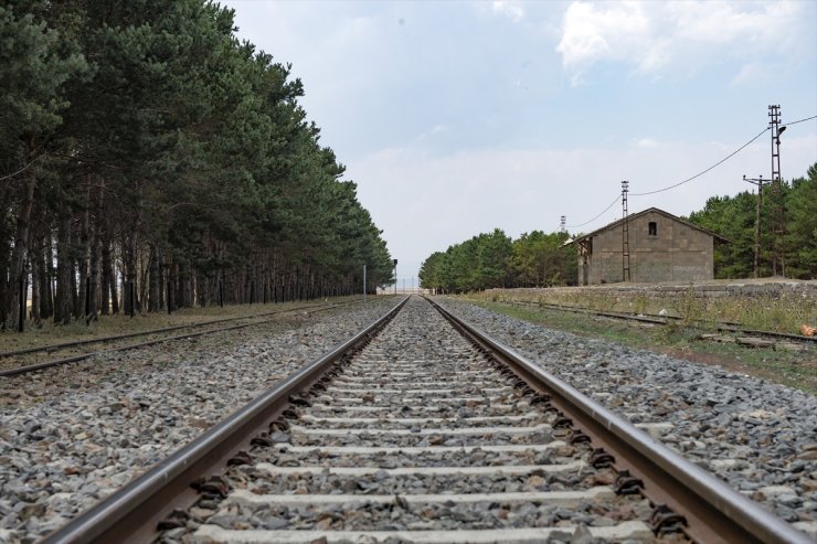 Benliahmet Tren İstasyonu ve Görsel Şölen