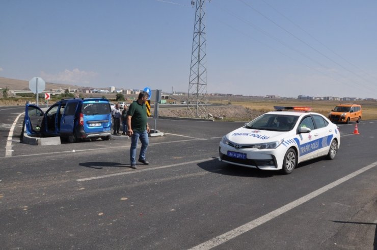 Kars’ta Trafik Kazası: 2 Yaralı