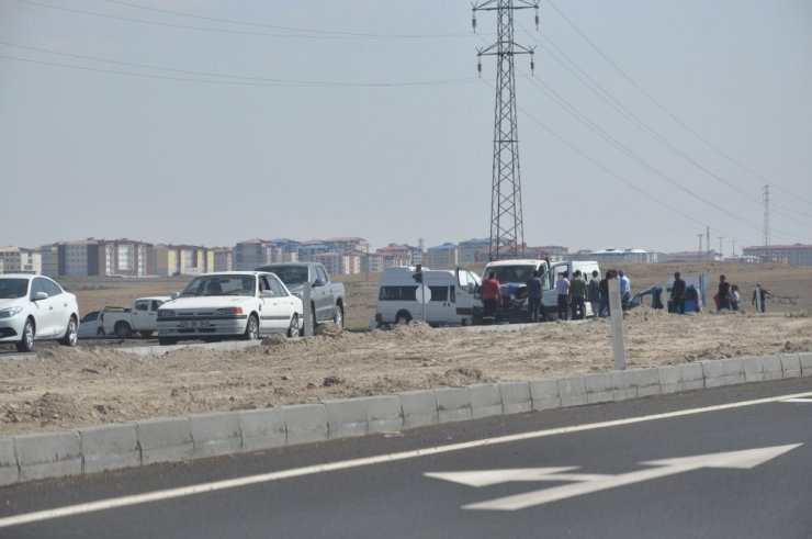 Kars’ta Trafik Kazası: 2 Yaralı