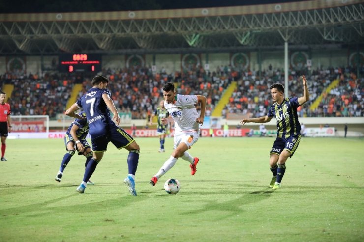 Fenerbahçe'ye Alanya'dan Darbe