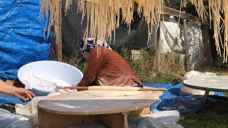 Kars’ta Kadınların ‘Erişte’ Hazırlığı