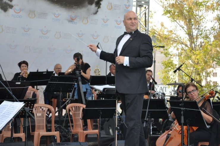 Karslı Çocuklara 'Senfonik Konser'