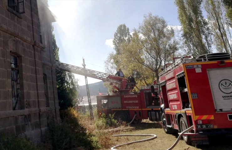 Sarıkamış'ta Tarihi Binada Yangın