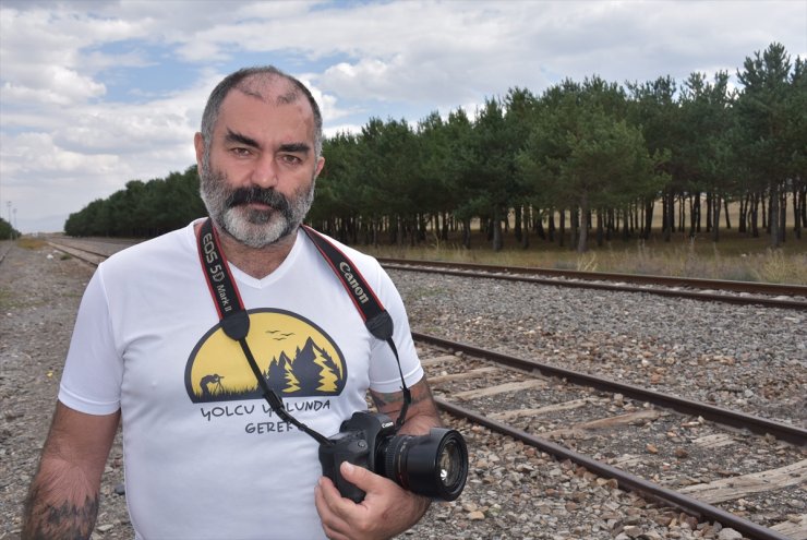Öğrencilere Fotoğrafçılığı Öğretiyor