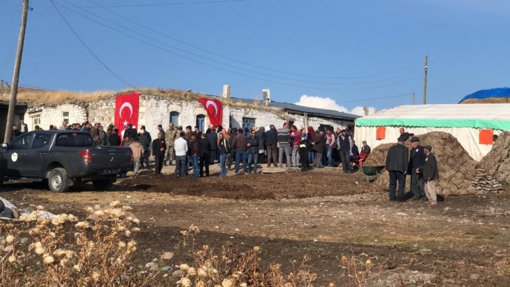 Karslı Şehit Gözyaşları Arşında Toprağa Verildi