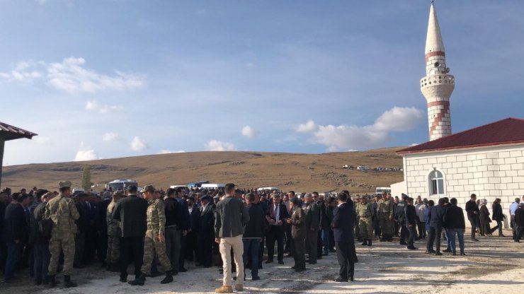 Karslı Şehit Gözyaşları Arşında Toprağa Verildi