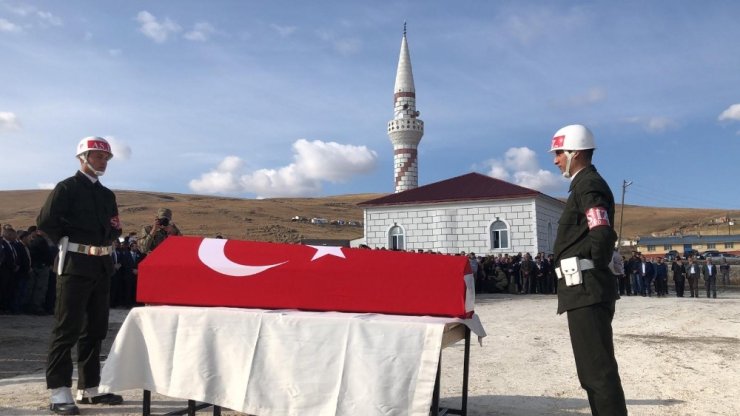 Karslı Şehit Gözyaşları Arşında Toprağa Verildi