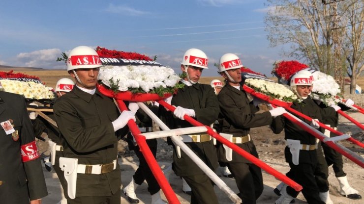 Karslı Şehit Gözyaşları Arşında Toprağa Verildi