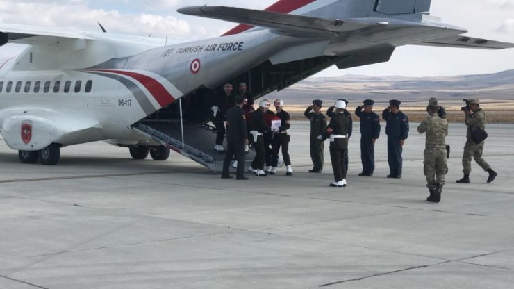 Şehit Caner Selimoğlu’nun Naaşı, Kars’taki Baba Ocağına Getirildi