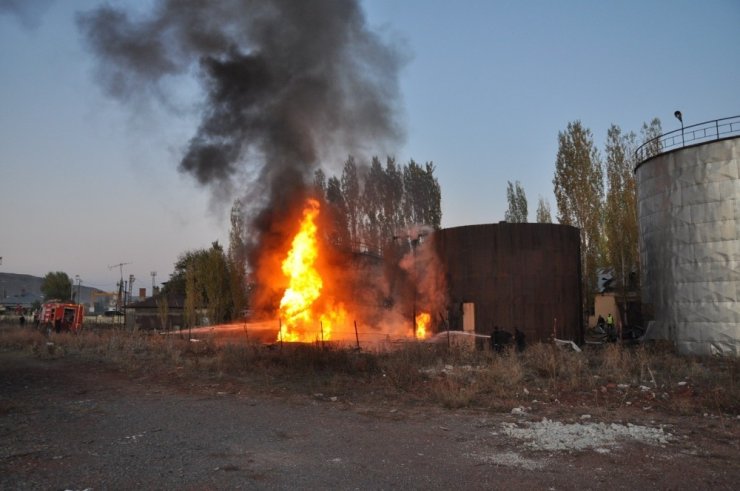 Kars’ta Korkutan Yangın