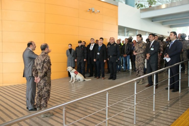 'Kars Havalimanı’nda Terör ve Rehine Tatbikatı