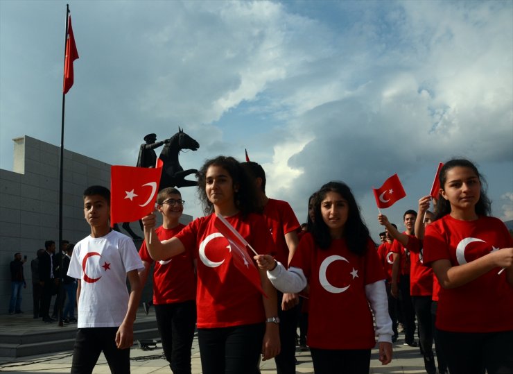 29 Ekim Cumhuriyet Bayramı Kutlanıyor