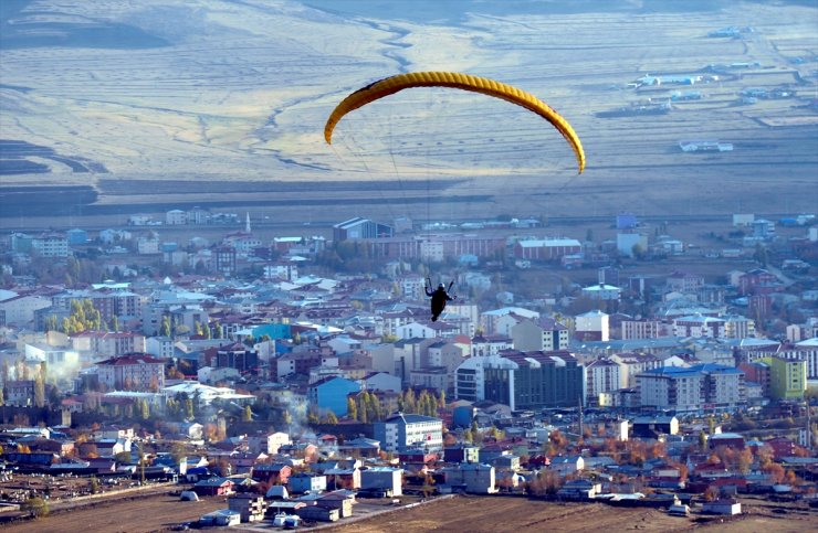 Ardahan ‘Yamaç Paraşütleri’yle Şenlendi