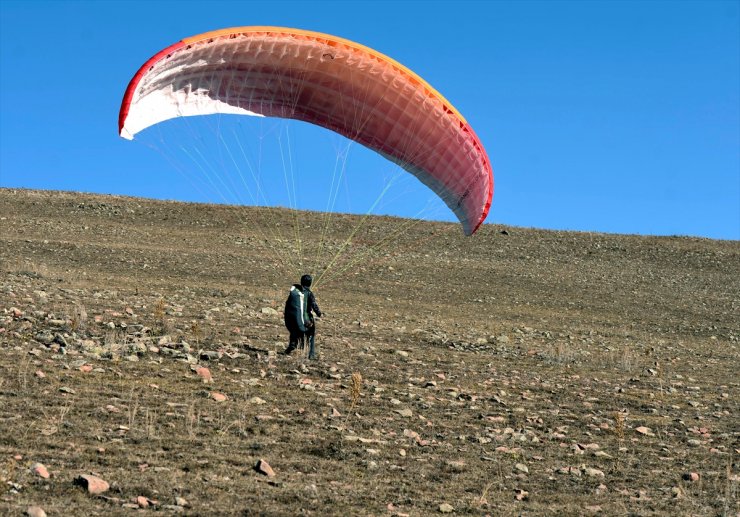 Ardahan ‘Yamaç Paraşütleri’yle Şenlendi