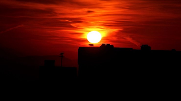 İstanbul’da ‘Kızıl’ Gün Doğumu