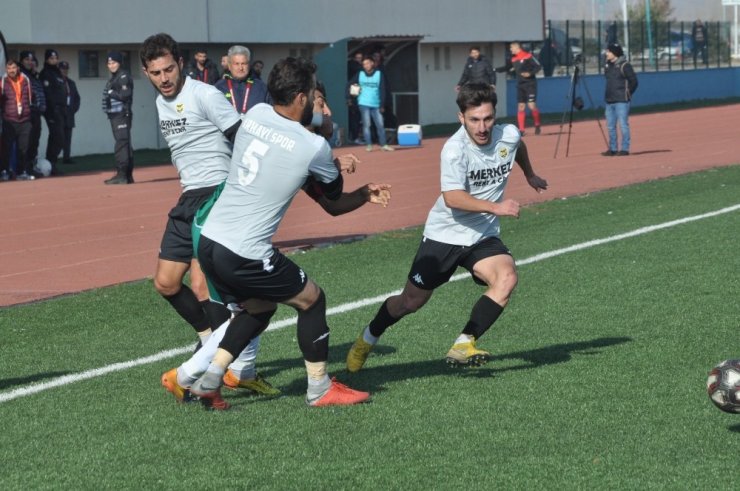 Kars 36 Spor Zirvede Yerini Aldı